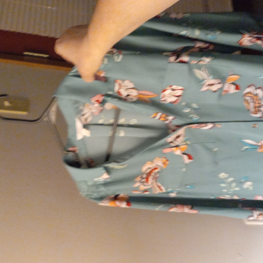 Candies size m green floral shirt